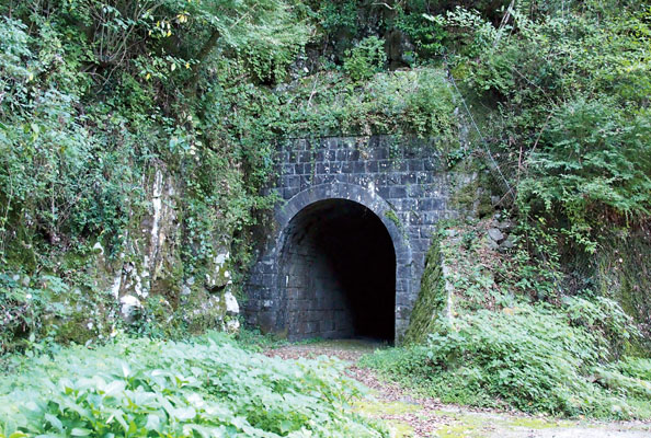 17.旧魚梁瀬森林鉄道施設　エヤ隧道